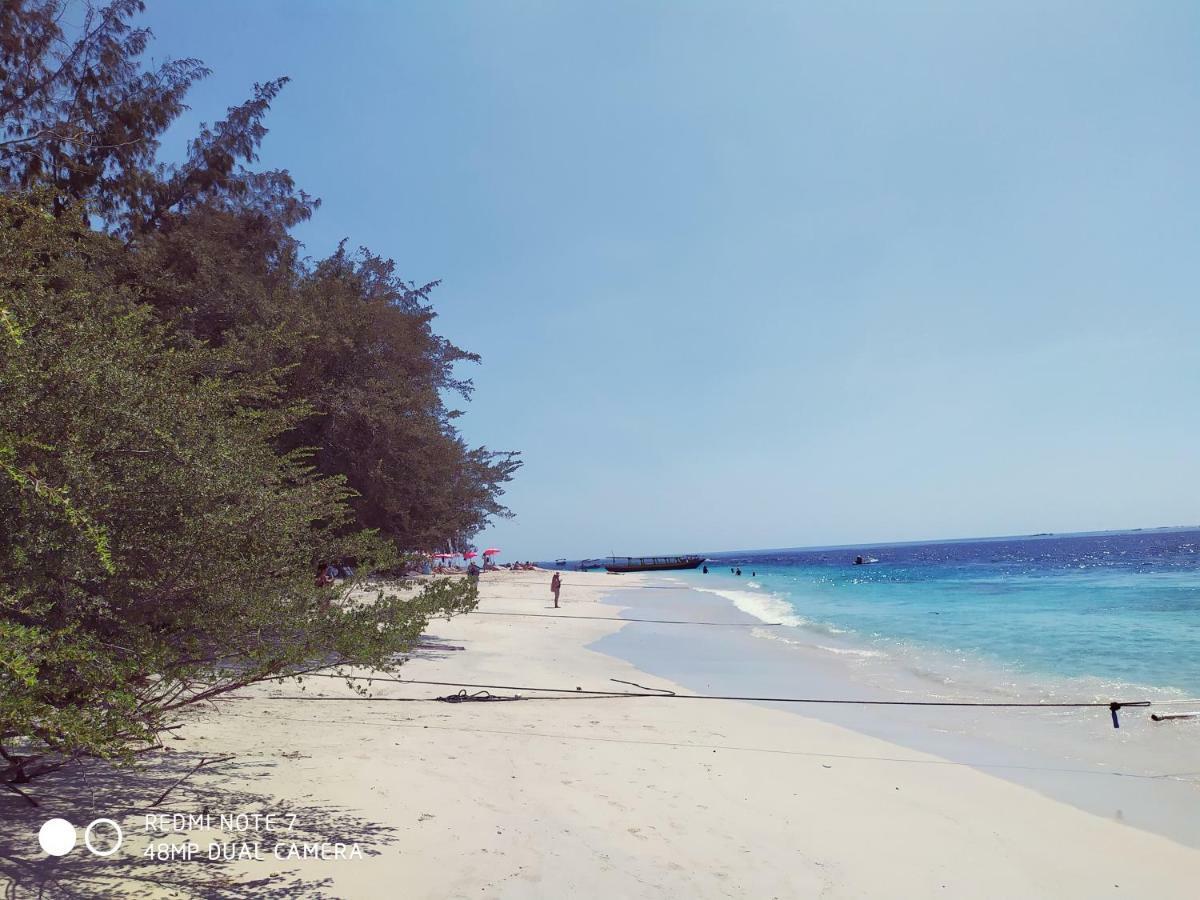 Kusuka Bungalow Gili Trawangan Bagian luar foto